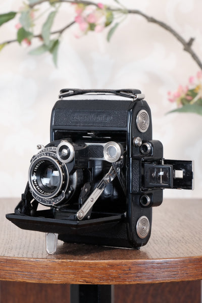 Superb! 1934 ZEISS-IKON SUPER IKONTA A, 6x4.5, Tessar lens and original leather case, CLA'd, Freshly Serviced!