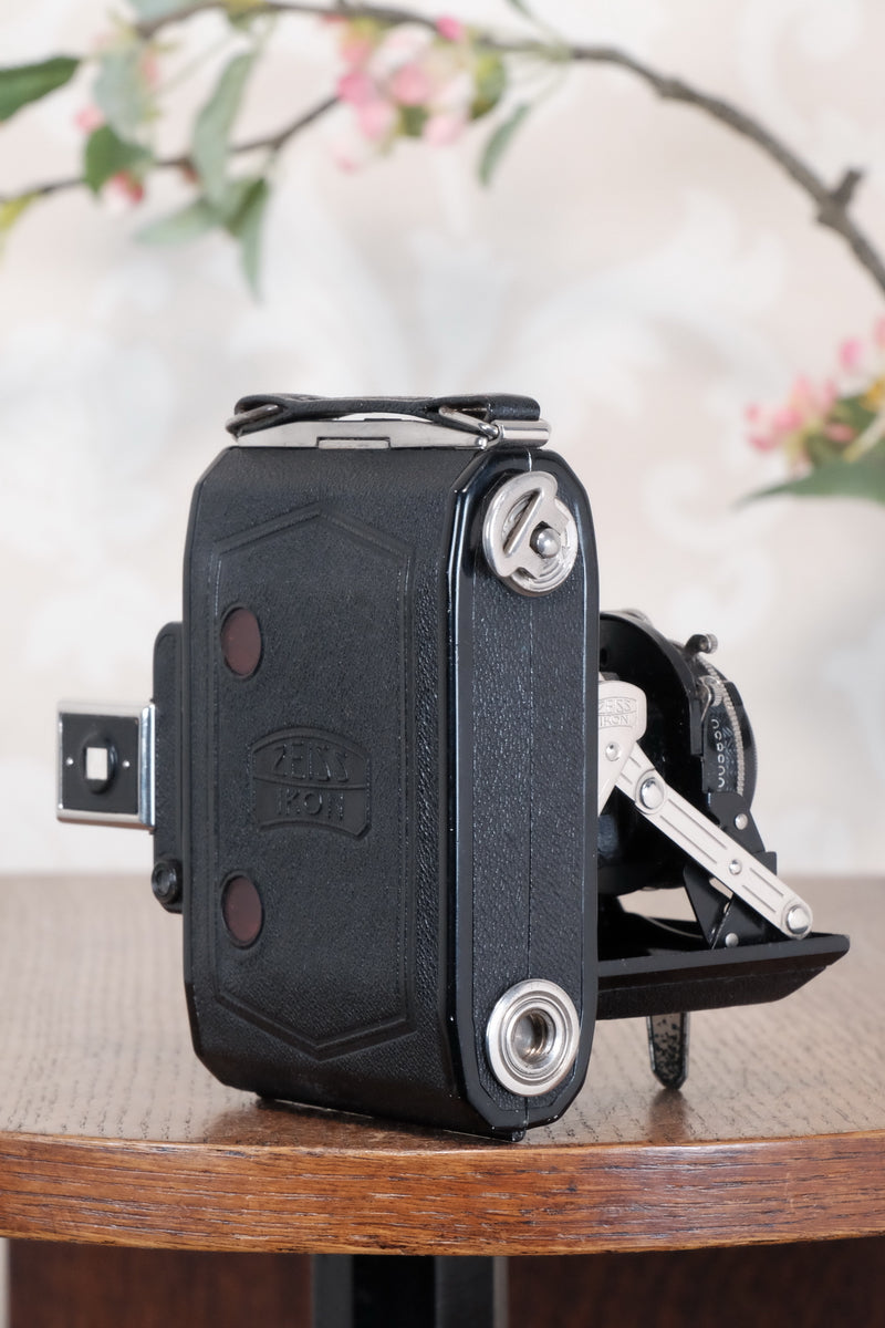 Superb! 1934 ZEISS-IKON SUPER IKONTA A, 6x4.5, Tessar lens and original leather case, CLA'd, Freshly Serviced!
