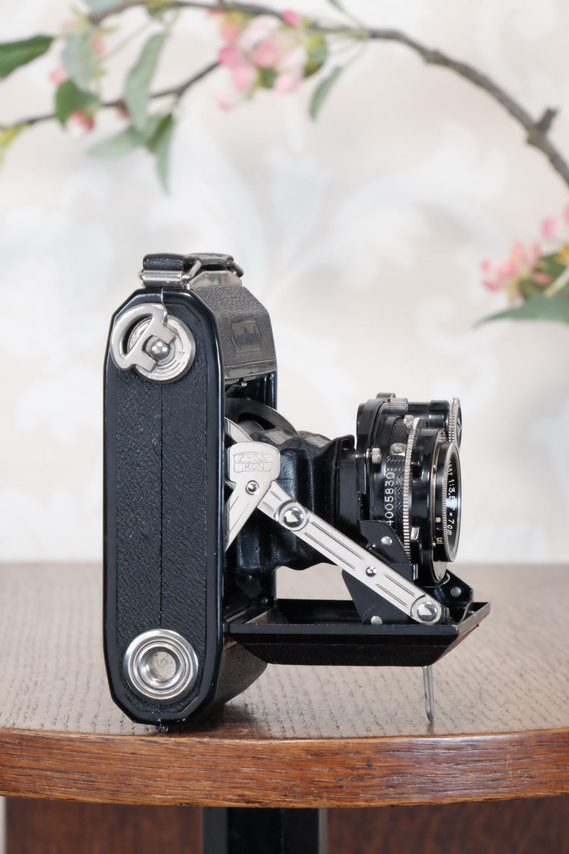 Superb! 1934 ZEISS-IKON SUPER IKONTA A, 6x4.5, Tessar lens and original leather case, CLA'd, Freshly Serviced!