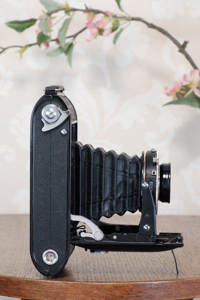 Excellent 1939 Voigtlander Bessa Rangefinder with HELIAR LENS! 6x9, Freshly Serviced, CLA'd.