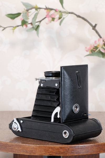 Excellent 1939 Voigtlander Bessa Rangefinder with HELIAR LENS! 6x9, Freshly Serviced, CLA'd.