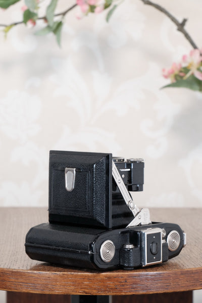 Superb! 1934 ZEISS-IKON SUPER IKONTA A, 6x4.5, Tessar lens and original leather case, CLA'd, Freshly Serviced!