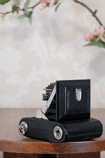 Superb! 1934 ZEISS-IKON SUPER IKONTA A, 6x4.5, Tessar lens and original leather case, CLA'd, Freshly Serviced!