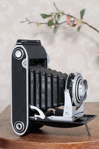 Superb! 1952 Voigtlander 6x9 Bessa II with Color-Skopar lens and original leather case. Freshly serviced, CLA'd