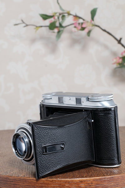 Superb! 1952 Voigtlander 6x9 Bessa II with Color-Skopar lens and original leather case. Freshly serviced, CLA'd