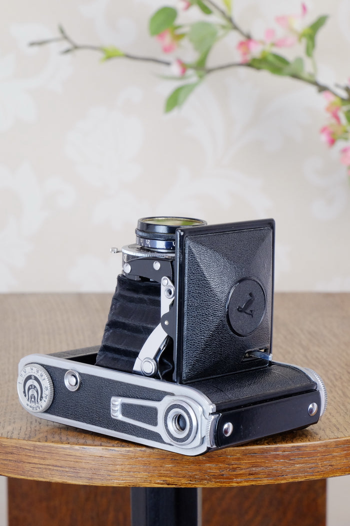 Superb! 1936  Voigtlander “Baby Bessa“ 66, 6x6 camera, Skopar lens, CLA'd, Freshly Serviced! - Voigtlander- Petrakla Classic Cameras