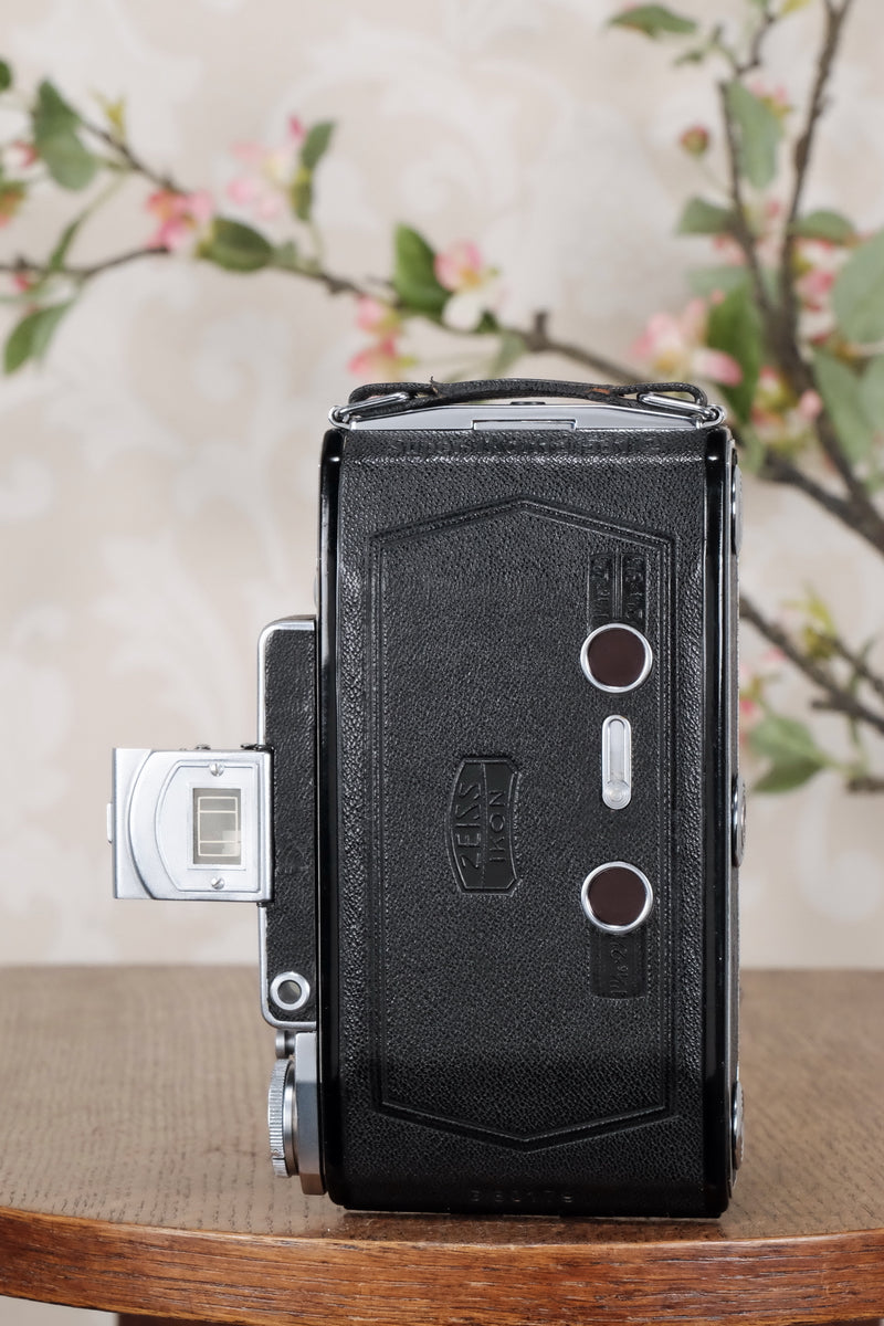 Near Mint! 1939 Zeiss Ikon Super Ikonta 6x9, 3.5/105mm Tessar lens, Compur Rapid shutter, CLA'd, FRESHLY SERVICED! - Zeiss-Ikon- Petrakla Classic Cameras