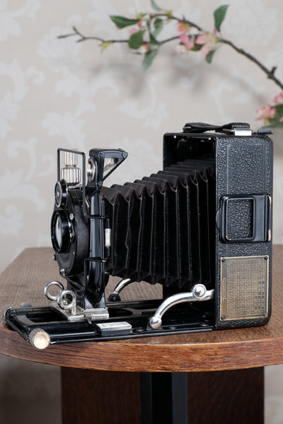 Superb! 1929 Voigtlander Bergheil Camera with Heliar lens. With 120 roll-film back by Rollex-Patent. Freshly serviced CLA’d