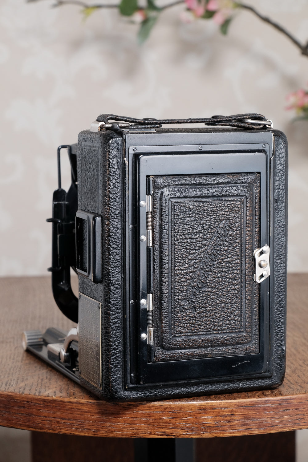 Superb! 1929 Voigtlander Bergheil Camera with Heliar lens. With 120 roll-film back by Rollex-Patent. Freshly serviced CLA’d