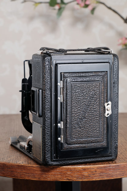 Superb! 1929 Voigtlander Bergheil Camera with Heliar lens. With 120 roll-film back by Rollex-Patent. Freshly serviced CLA’d