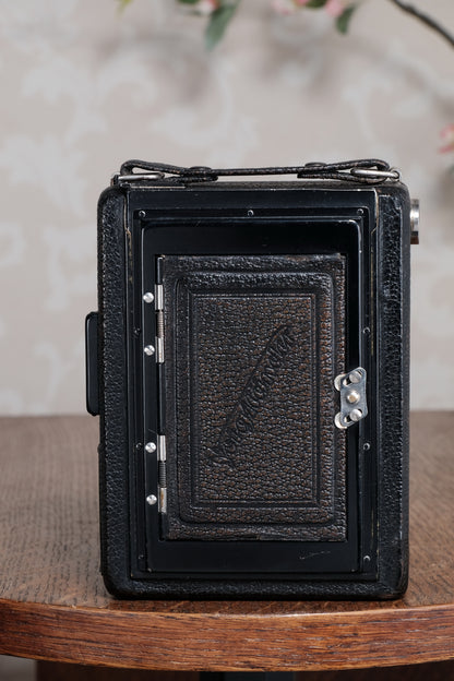Superb! 1929 Voigtlander Bergheil Camera with Heliar lens. With 120 roll-film back by Rollex-Patent. Freshly serviced CLA’d