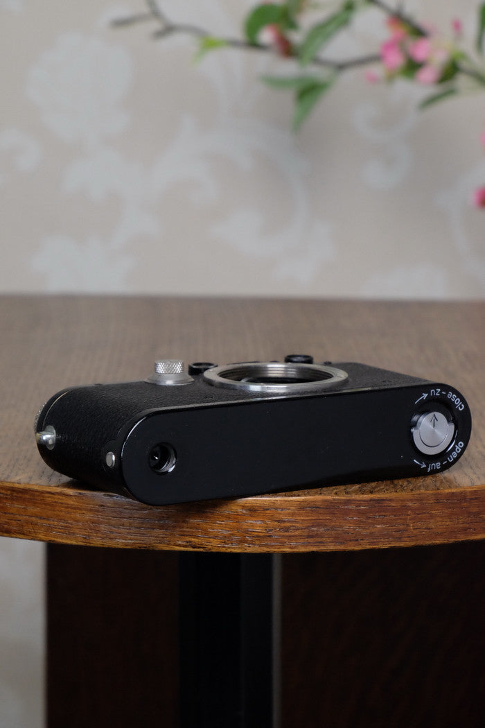 SUPERB! 1935 BLACK LEITZ LEICA III, Freshly Serviced! - Leitz- Petrakla Classic Cameras