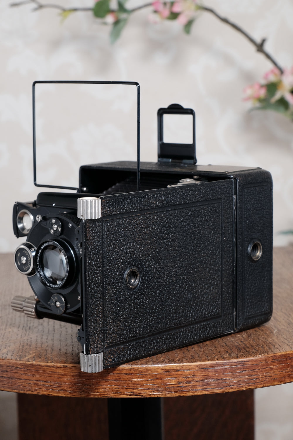 Superb! 1929 Voigtlander Bergheil Camera with Heliar lens. With 120 roll-film back by Rollex-Patent. Freshly serviced CLA’d