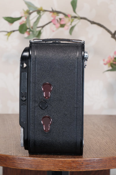 SUPERB!, 1940 Voigtlander Bessa Rangefinder with HELIAR LENS! 6x9, Freshly Serviced, CLA'd.