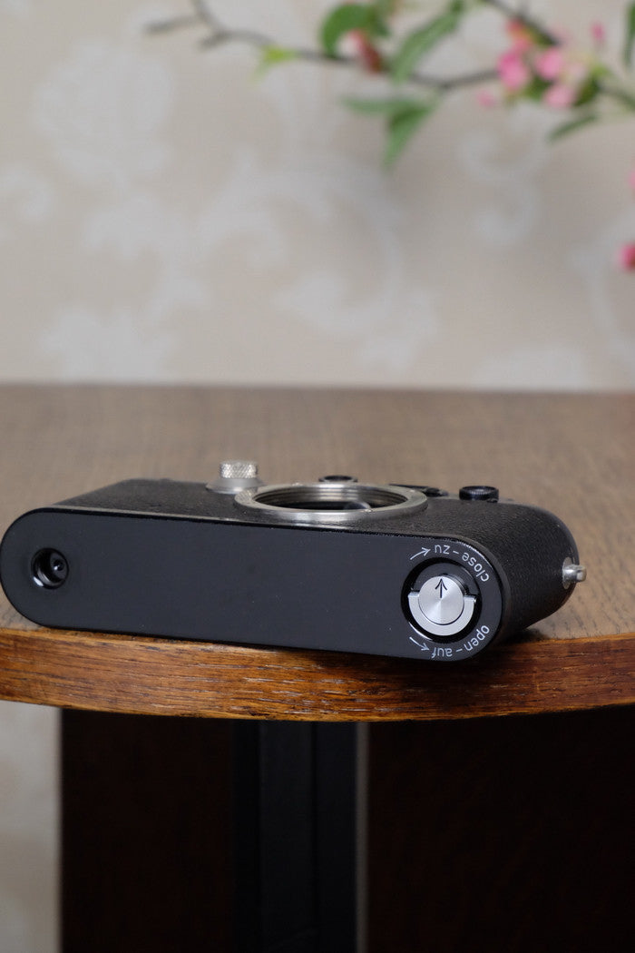SUPERB! 1935 BLACK LEITZ LEICA III, Freshly Serviced! - Leitz- Petrakla Classic Cameras