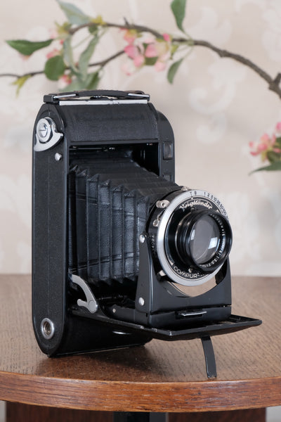 SUPERB!, 1940 Voigtlander Bessa Rangefinder with HELIAR LENS! 6x9, Freshly Serviced, CLA'd.