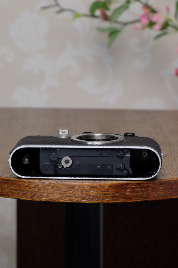 SUPERB! 1935 BLACK LEITZ LEICA III, Freshly Serviced! - Leitz- Petrakla Classic Cameras