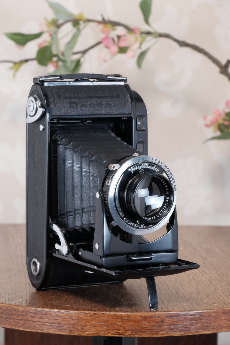 SUPERB!, 1940 Voigtlander Bessa Rangefinder with HELIAR LENS! 6x9, Freshly Serviced, CLA'd.