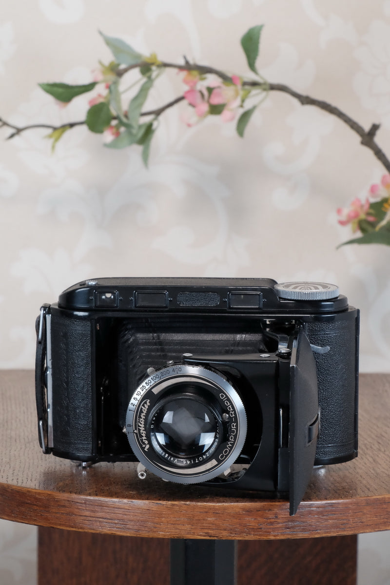 SUPERB!, 1940 Voigtlander Bessa Rangefinder with HELIAR LENS! 6x9, Freshly Serviced, CLA'd.