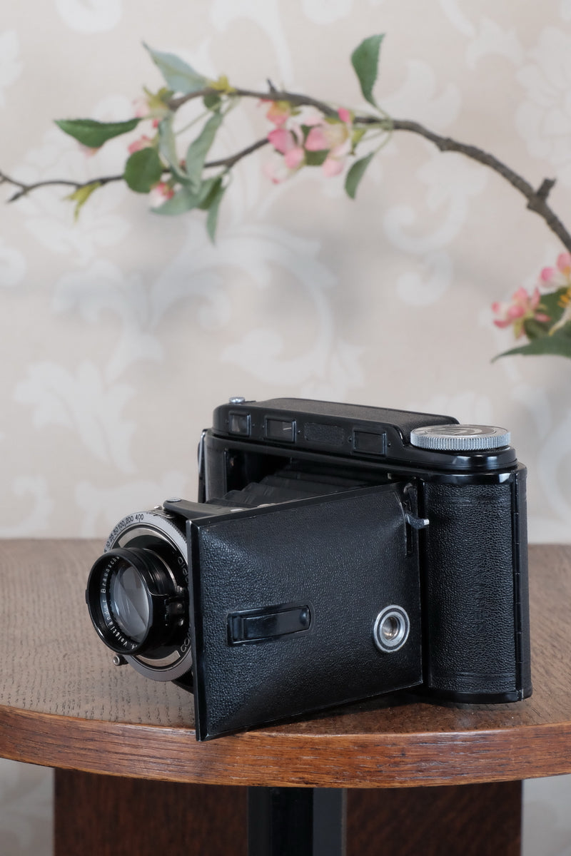 SUPERB!, 1940 Voigtlander Bessa Rangefinder with HELIAR LENS! 6x9, Freshly Serviced, CLA'd.