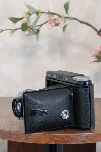 SUPERB!, 1940 Voigtlander Bessa Rangefinder with HELIAR LENS! 6x9, Freshly Serviced, CLA'd.