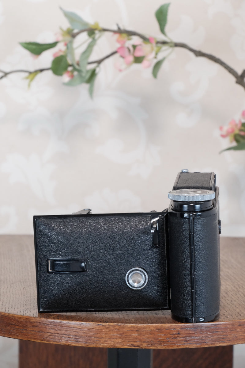 SUPERB!, 1940 Voigtlander Bessa Rangefinder with HELIAR LENS! 6x9, Freshly Serviced, CLA'd.
