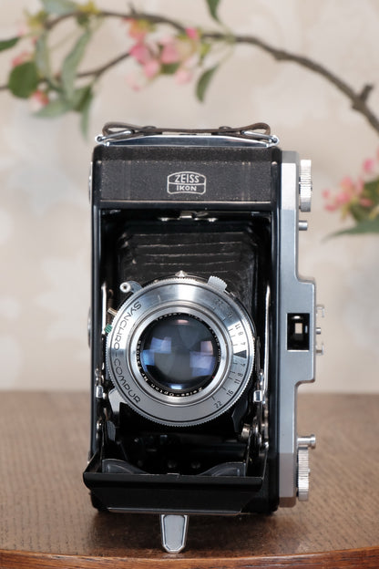 SUPERB! 1952 Zeiss-Ikon 6x9 Ikonta 523/2, Synchro-Compur & Coated Zeiss Tessar lens. CLA'd, Freshly Serviced!