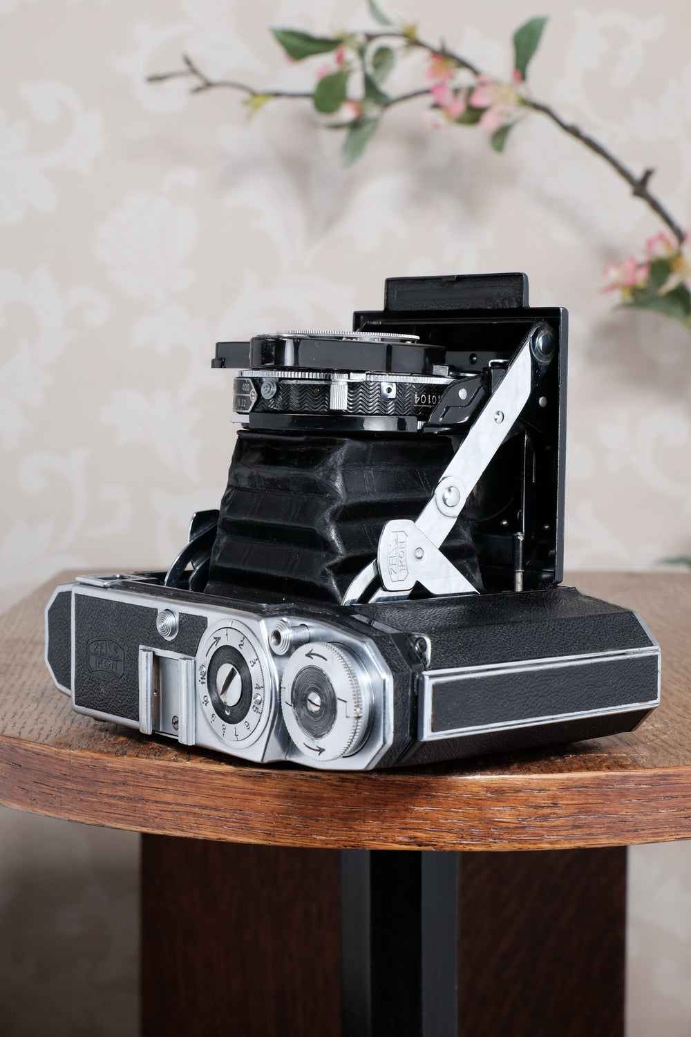 1935 Zeiss Ikon Super Ikonta, Rare first version, 6x6, Tessar lens. CLA'd, Freshly Serviced!
