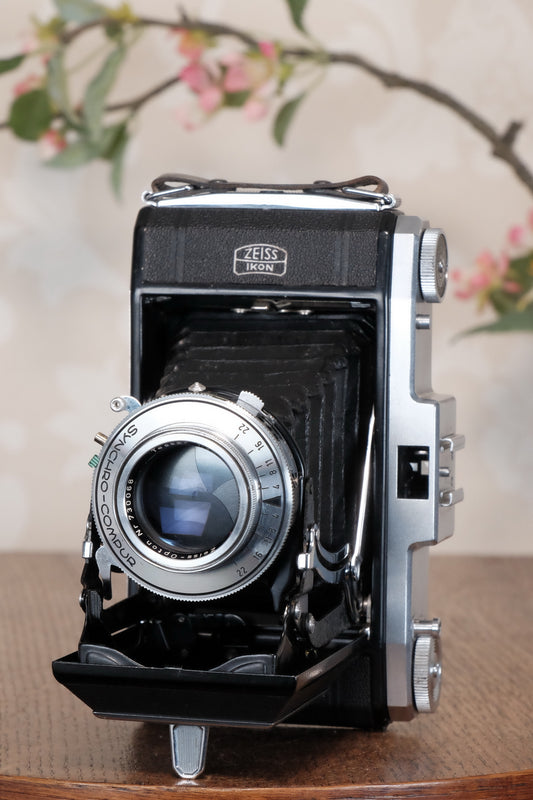 SUPERB! 1952 Zeiss-Ikon 6x9 Ikonta 523/2, Synchro-Compur & Coated Zeiss Tessar lens. CLA'd, Freshly Serviced!