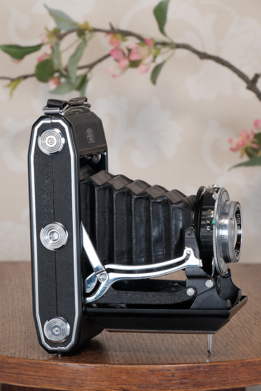 SUPERB! 1952 Zeiss-Ikon 6x9 Ikonta 523/2, Synchro-Compur & Coated Zeiss Tessar lens. CLA'd, Freshly Serviced!