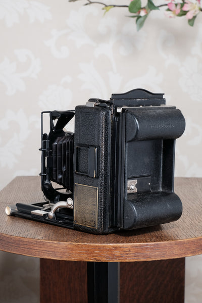 Superb! 1929 Voigtlander Bergheil Camera with Heliar lens. With 120 roll-film back by Rollex-Patent. Freshly serviced CLA’d