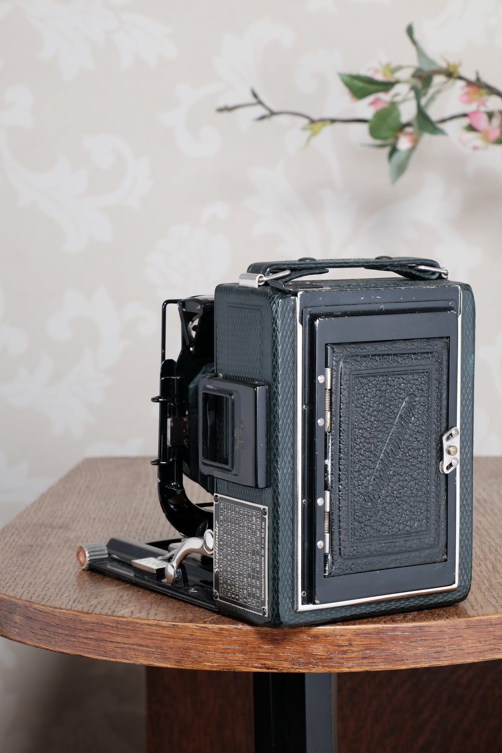 Near Mint! Rare Green Voigtlander 1934 Bergheil Camera (De Luxe) with Heliar lens and 6x9 Rada 120 roll-film back! Freshly serviced, CLA'd!