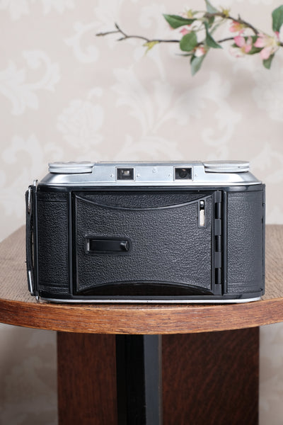Superb! 1954 Voigtlander 6x9 Bessa II with Color Heliar lens and case. Freshly serviced, CLA'd