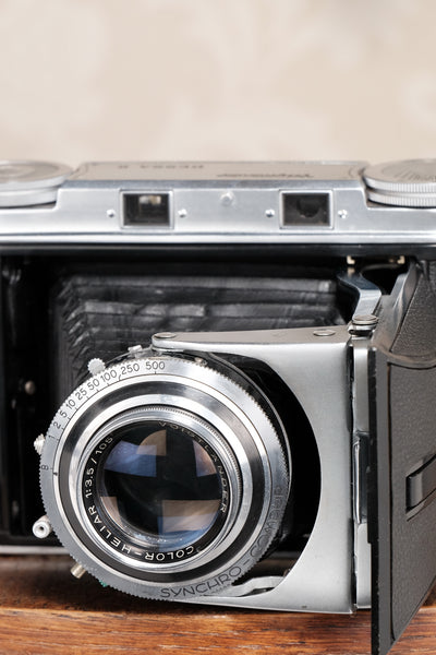 Superb! 1954 Voigtlander 6x9 Bessa II with Color Heliar lens and case. Freshly serviced, CLA'd