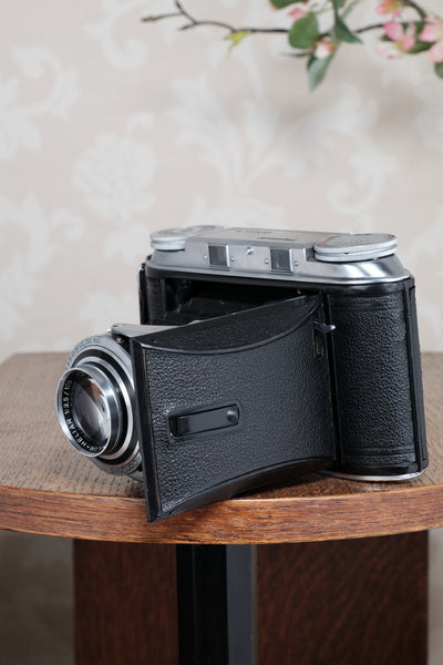 Superb! 1954 Voigtlander 6x9 Bessa II with Color Heliar lens and case. Freshly serviced, CLA'd