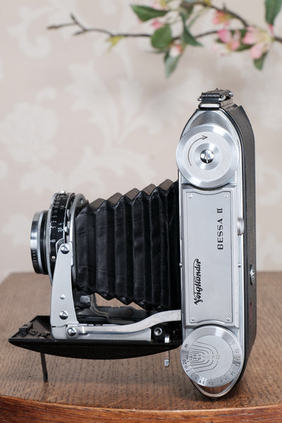 Superb! 1954 Voigtlander 6x9 Bessa II with Color Heliar lens and case. Freshly serviced, CLA'd