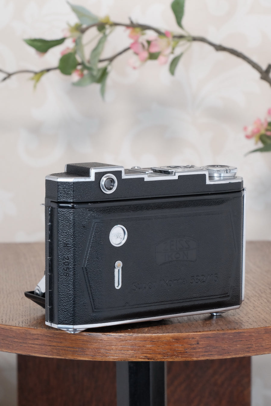 Superb, 1938 Zeiss Ikon Super Ikonta 6x6, Tessar lens. CLA'd, Freshly Serviced!