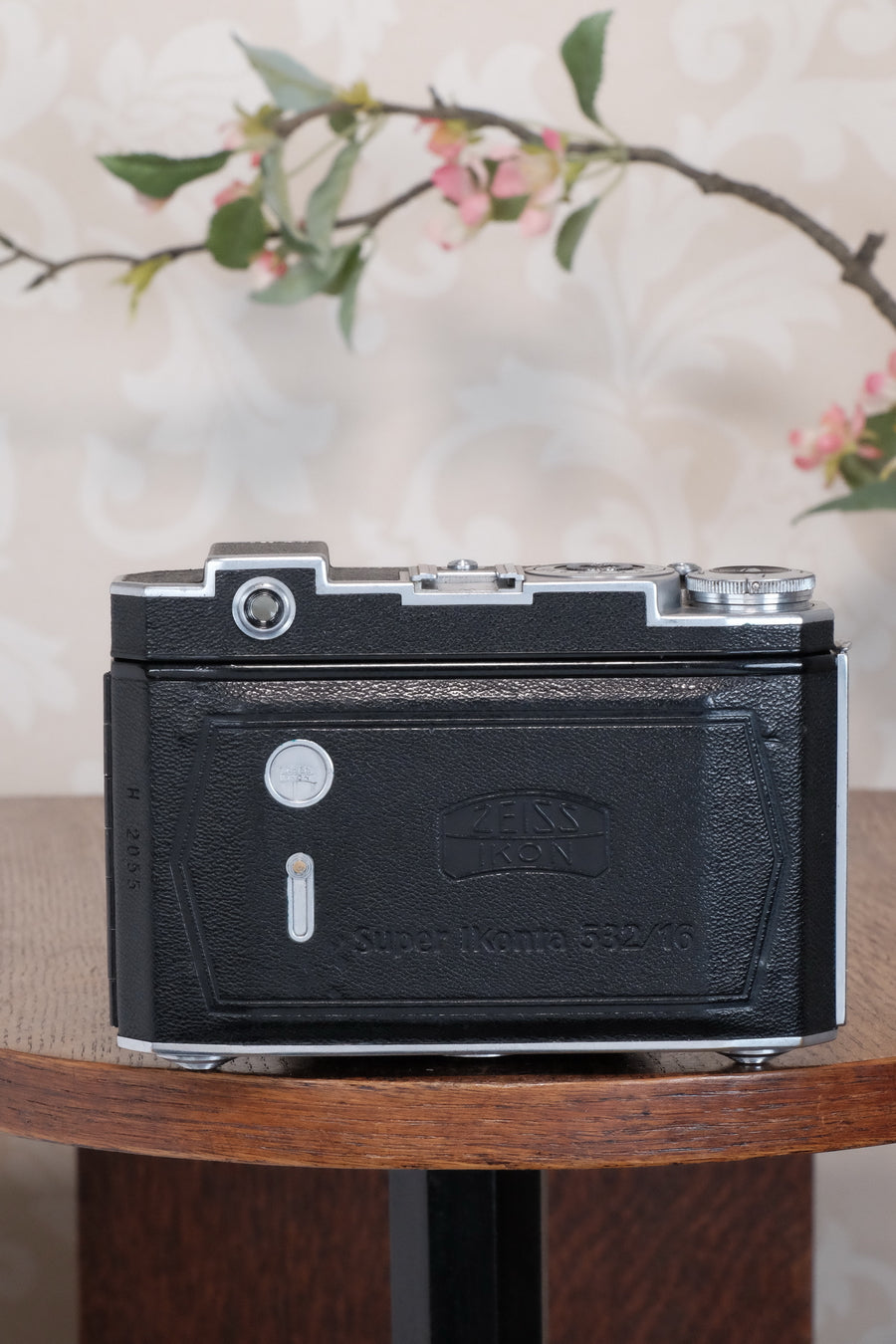 Superb, 1938 Zeiss Ikon Super Ikonta 6x6, Tessar lens. CLA'd, Freshly Serviced!
