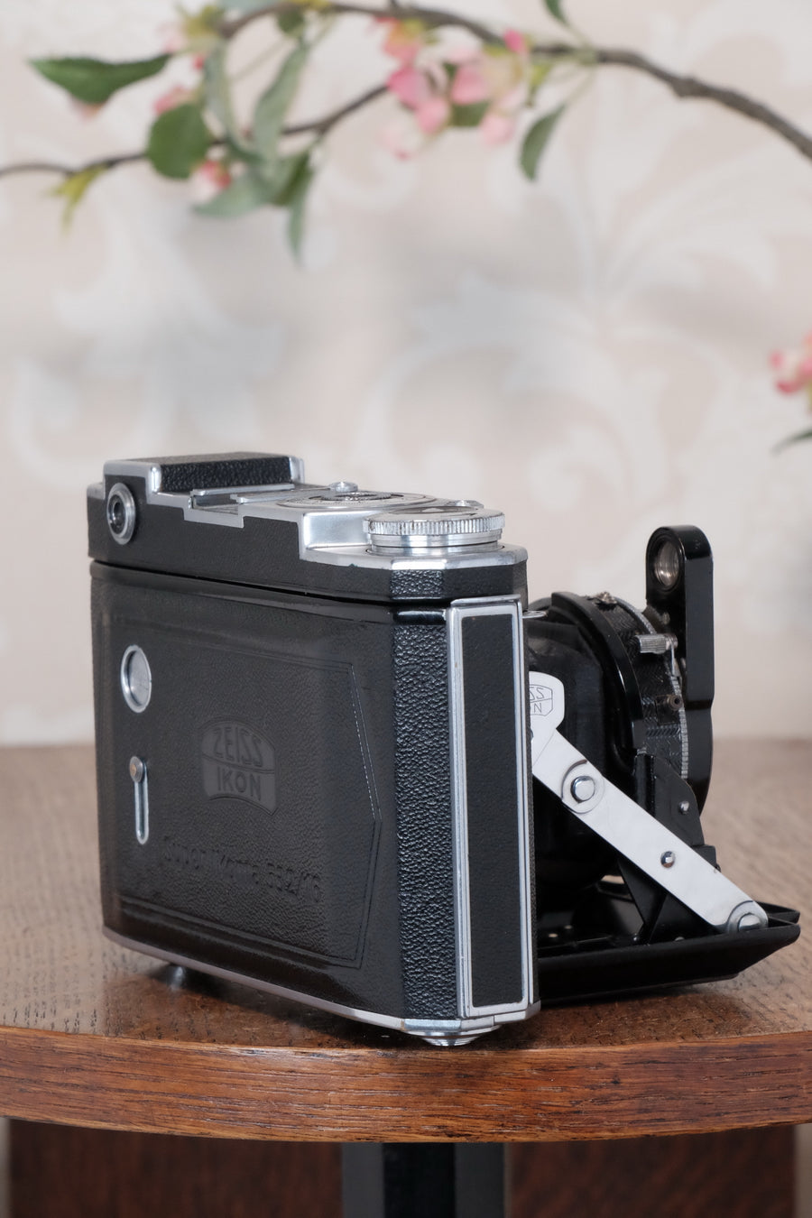 Superb, 1938 Zeiss Ikon Super Ikonta 6x6, Tessar lens. CLA'd, Freshly Serviced!