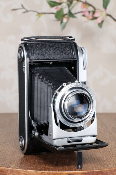 Superb! 1954 Voigtlander 6x9 Bessa II with Color Heliar lens and case. Freshly serviced, CLA'd
