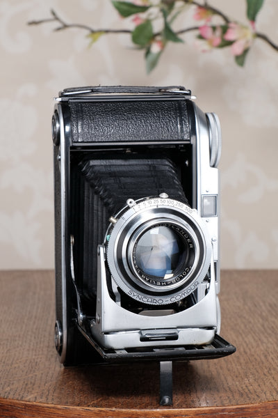 Superb! 1954 Voigtlander 6x9 Bessa II with Color Heliar lens and case. Freshly serviced, CLA'd