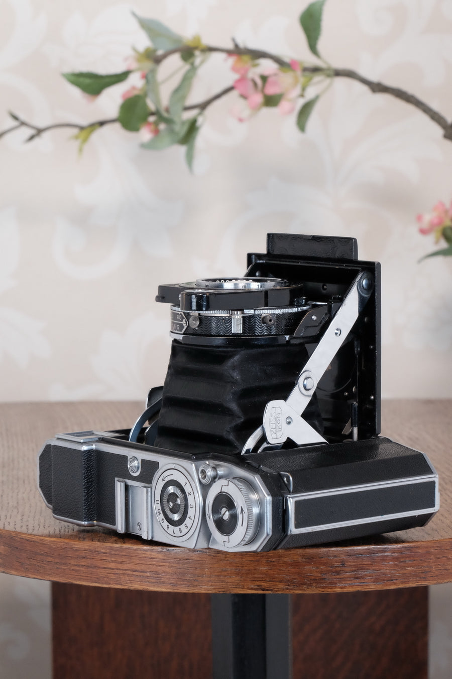 Superb, 1938 Zeiss Ikon Super Ikonta 6x6, Tessar lens. CLA'd, Freshly Serviced!