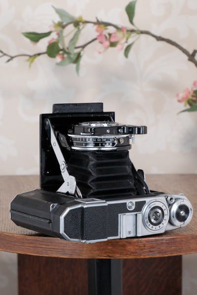 Superb, 1938 Zeiss Ikon Super Ikonta 6x6, Tessar lens. CLA'd, Freshly Serviced!