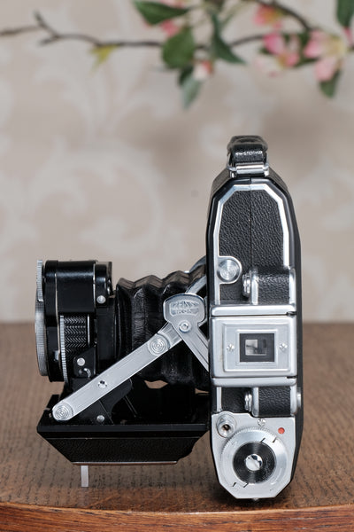 Near Mint! 1953 Zeiss Ikon Super Ikonta, Synchro-Compur & Coated Tessar . CLA’d, Freshly Serviced!