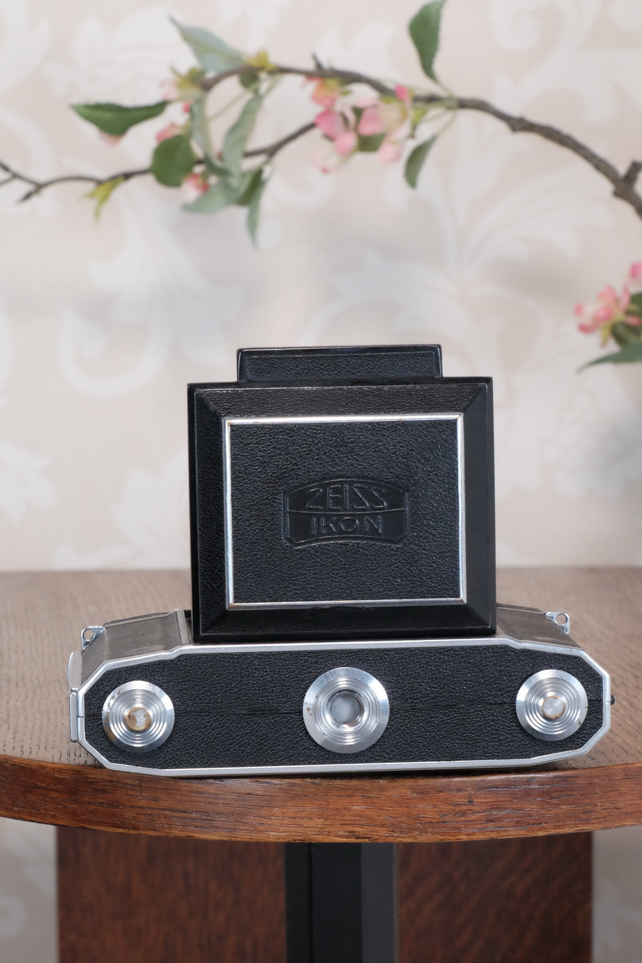 Superb, 1938 Zeiss Ikon Super Ikonta 6x6, Tessar lens. CLA'd, Freshly Serviced!