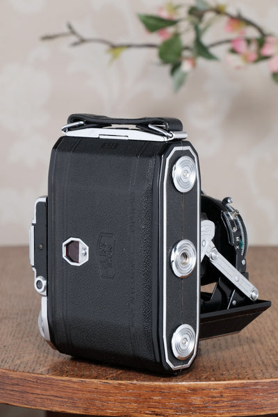 Near Mint! 1953 Zeiss Ikon Super Ikonta, Synchro-Compur & Coated Tessar . CLA’d, Freshly Serviced!