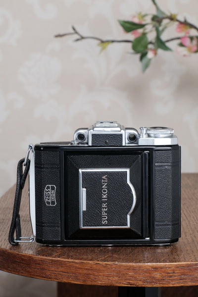 Near Mint! 1953 Zeiss Ikon Super Ikonta, Synchro-Compur & Coated Tessar . CLA’d, Freshly Serviced!