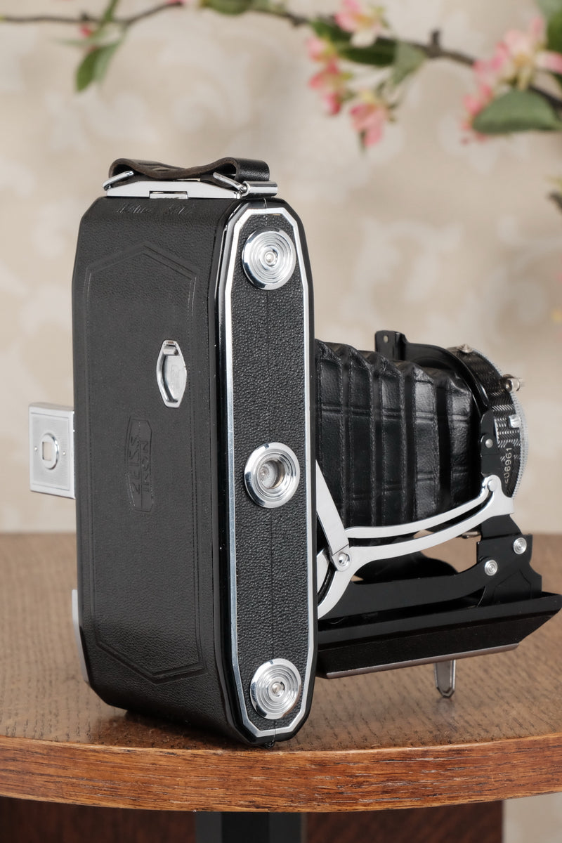 Superb! 1938 Zeiss-Ikon Ikonta 6x9, with Tessar lens, CLA'd, Freshly Serviced! - Zeiss-Ikon- Petrakla Classic Cameras