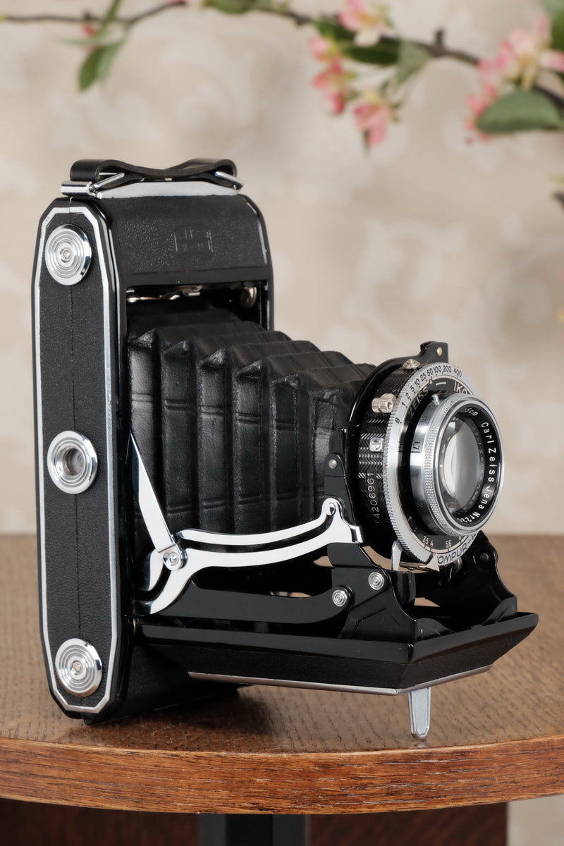 Superb! 1938 Zeiss-Ikon Ikonta 6x9, with Tessar lens, CLA'd, Freshly Serviced! - Zeiss-Ikon- Petrakla Classic Cameras