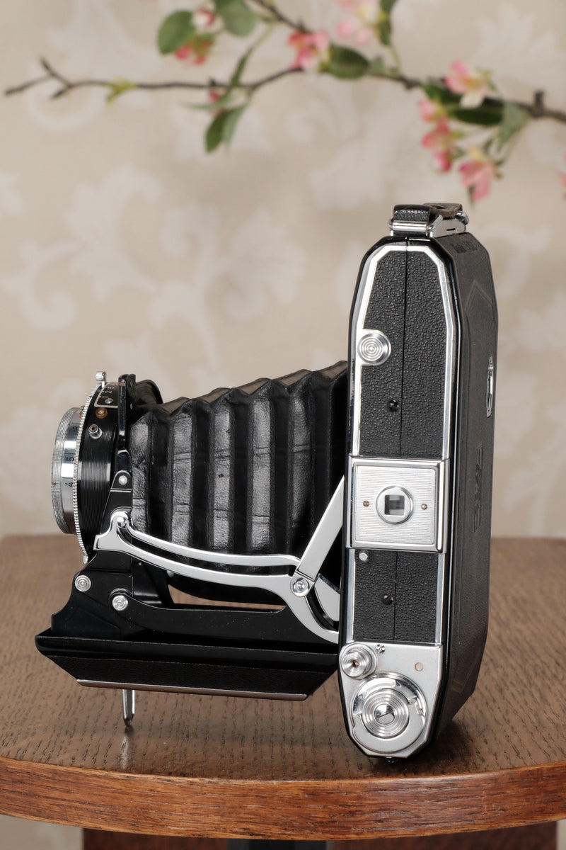 Superb! circa 1950 Zeiss Ikon Ikonta, 6x9, CLA'd, Freshly Serviced! - Zeiss-Ikon- Petrakla Classic Cameras